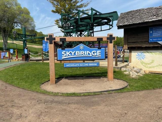 Boyne Mountain Condo -Sleeps 12 Boyne Falls المظهر الخارجي الصورة