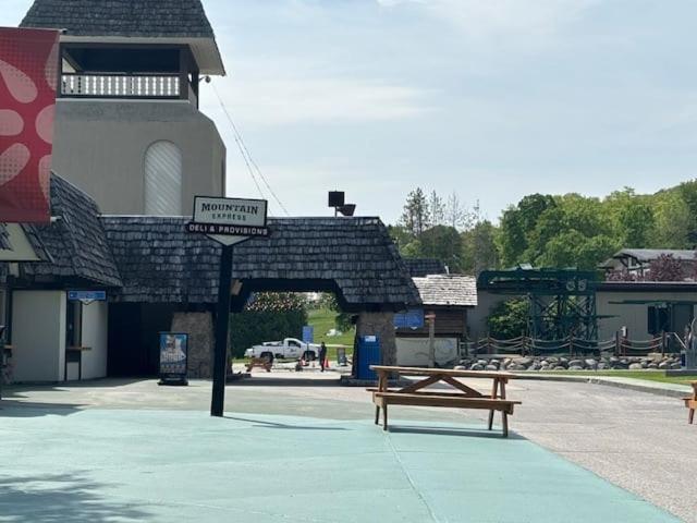 Boyne Mountain Condo -Sleeps 12 Boyne Falls المظهر الخارجي الصورة